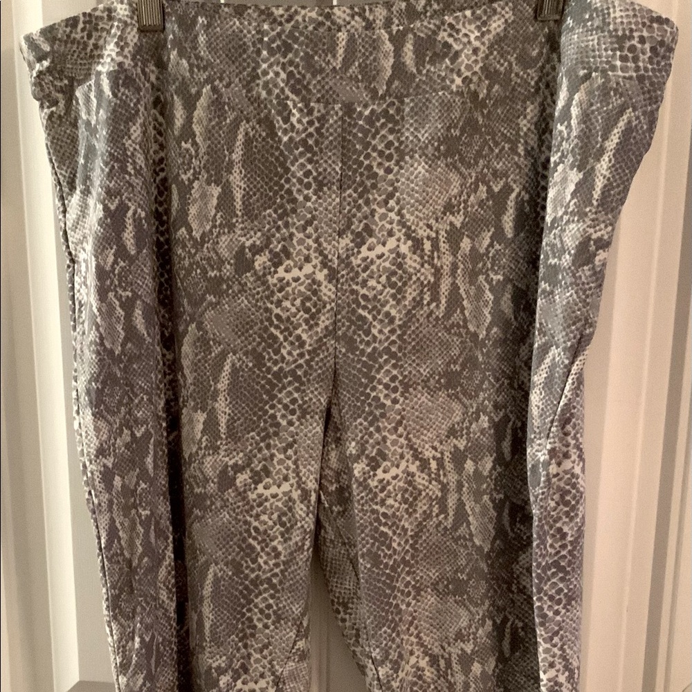 Snakeskin Print Buttery Soft Leggings